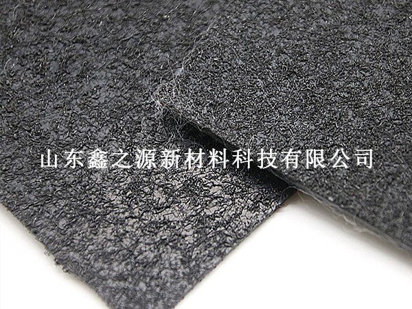 糙面土工膜在氧化塘防滲中的應(yīng)用技巧：創(chuàng)新策略，確保無(wú)漏
