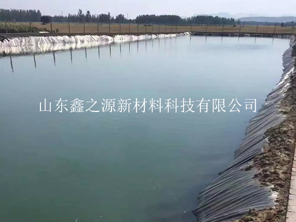 如何處理蓄水池hdpe土工膜的熱膨脹問題？